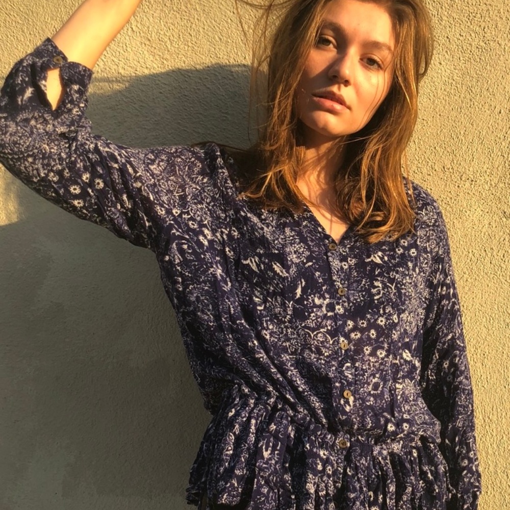 ~flowy blouse~ - Picture 2 of 3